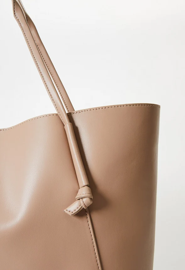Minimal Knot Tote - Image 6