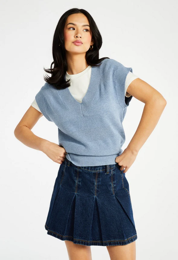 Mixed Stitch Sweater Vest - Image 4