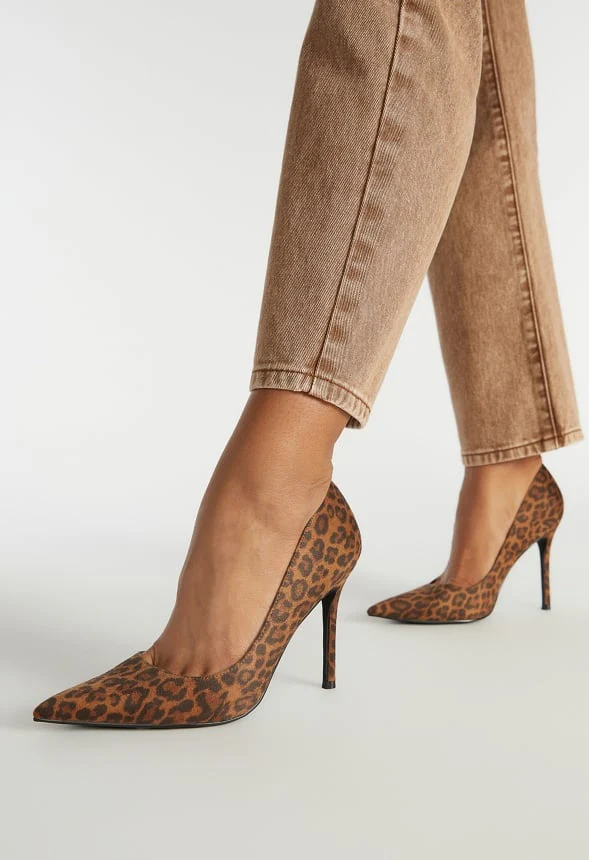 Naomi Classic Pump - Image 6