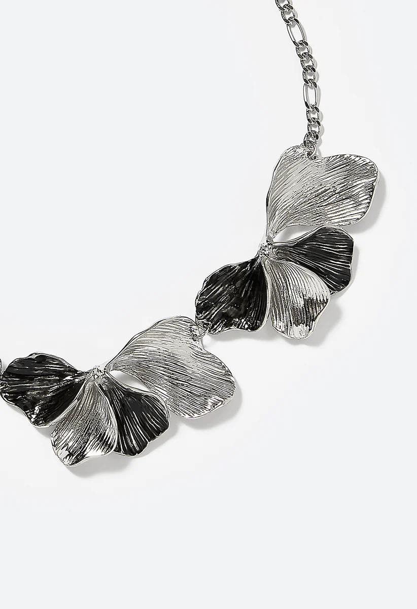 Naya Sculptured Linked Petals Collar Necklace - Image 4