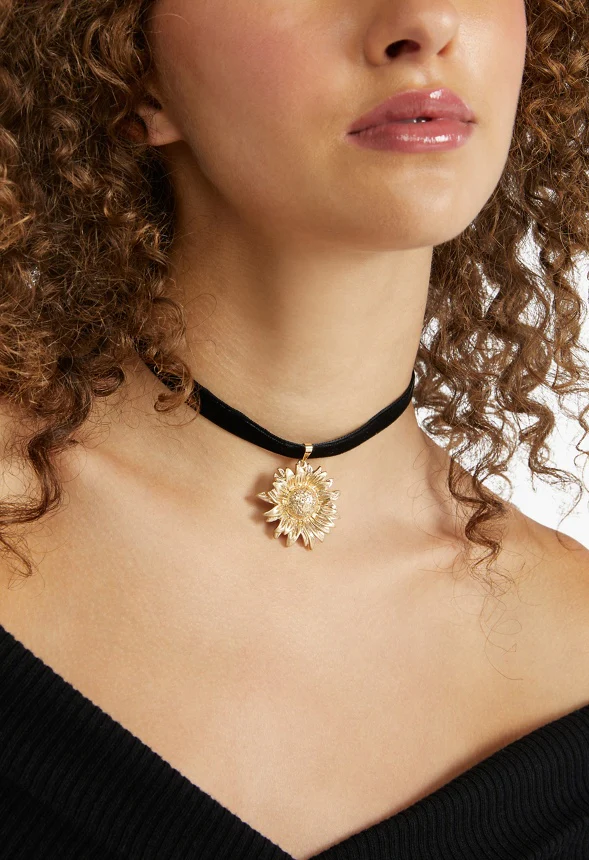 Noa Sunflower Cord Necklace