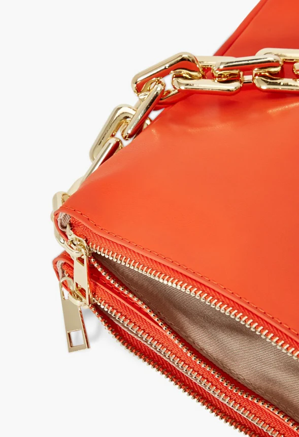 Oval Chain Zippered Pouch Shoulder Bag - Image 5