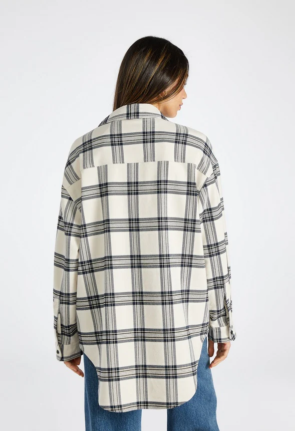 Oversized Flannel Pocket Shirt - Image 3