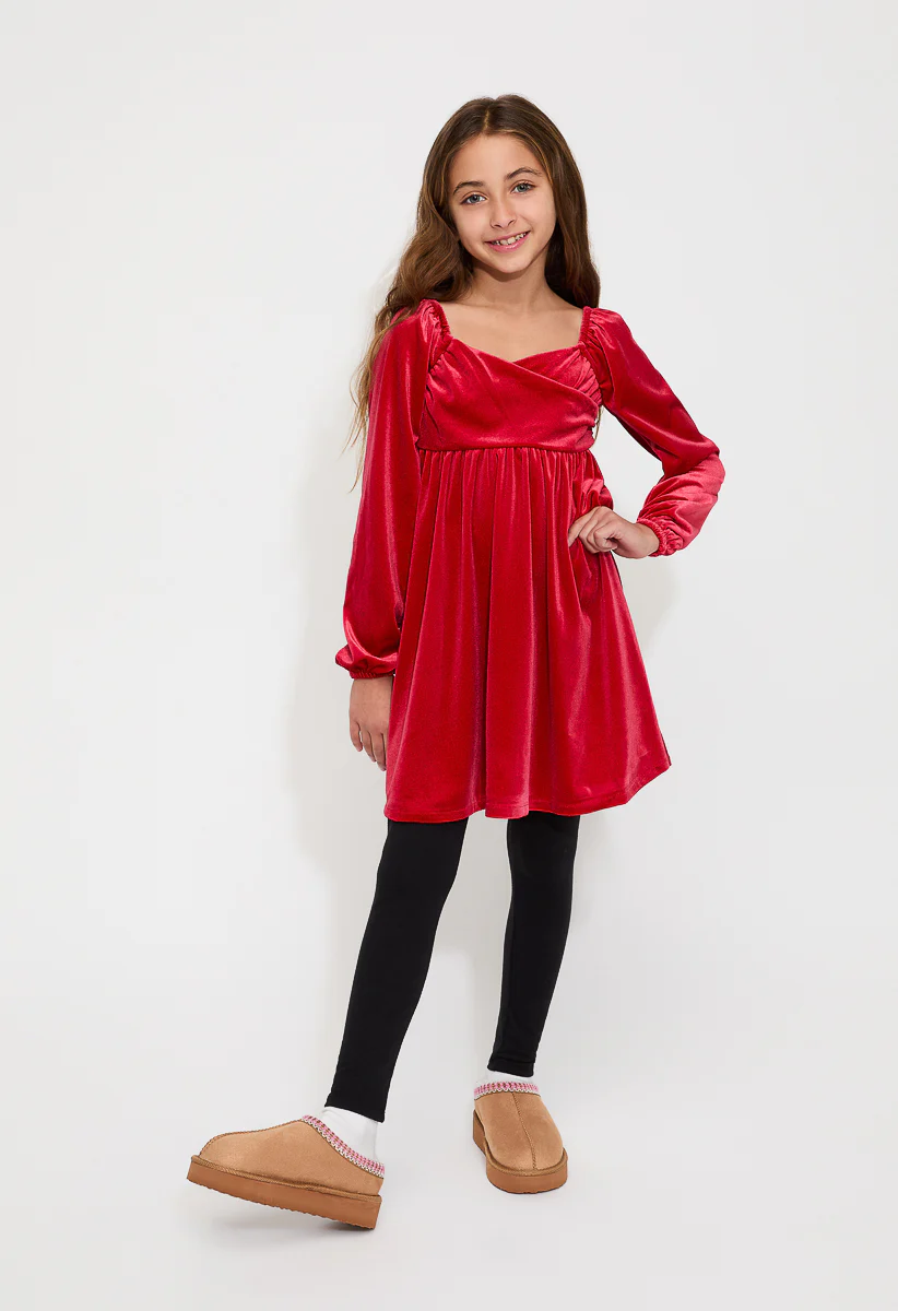 Pop of Red Outfit - Image 5