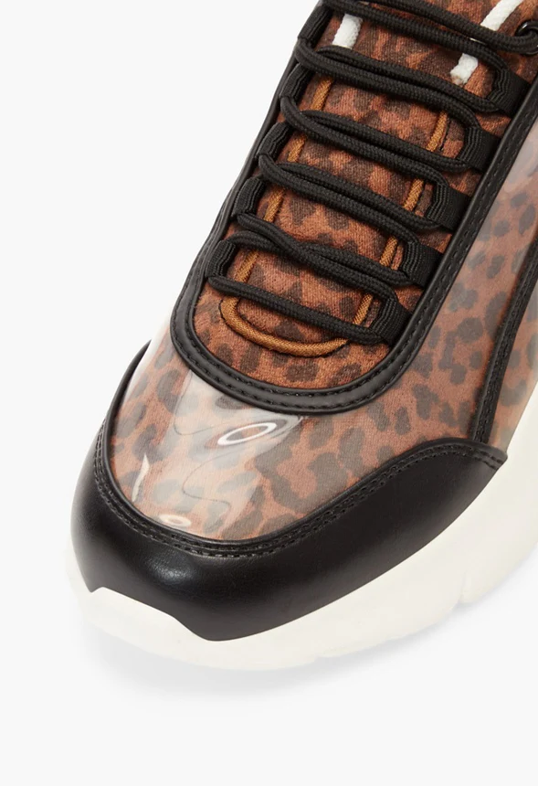 Quilla Sneaker - Image 4