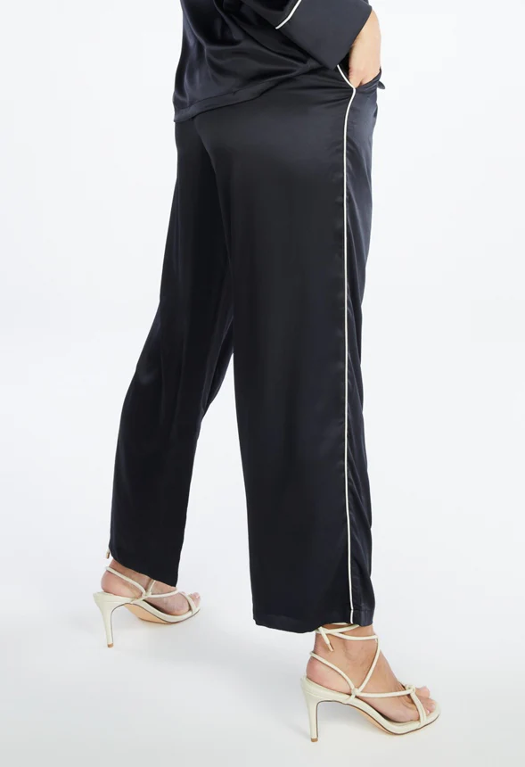 Regardless Lounge Bottom - Image 4