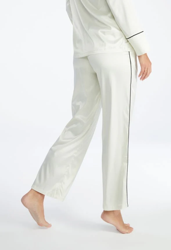 Regardless Lounge Bottom - Image 2