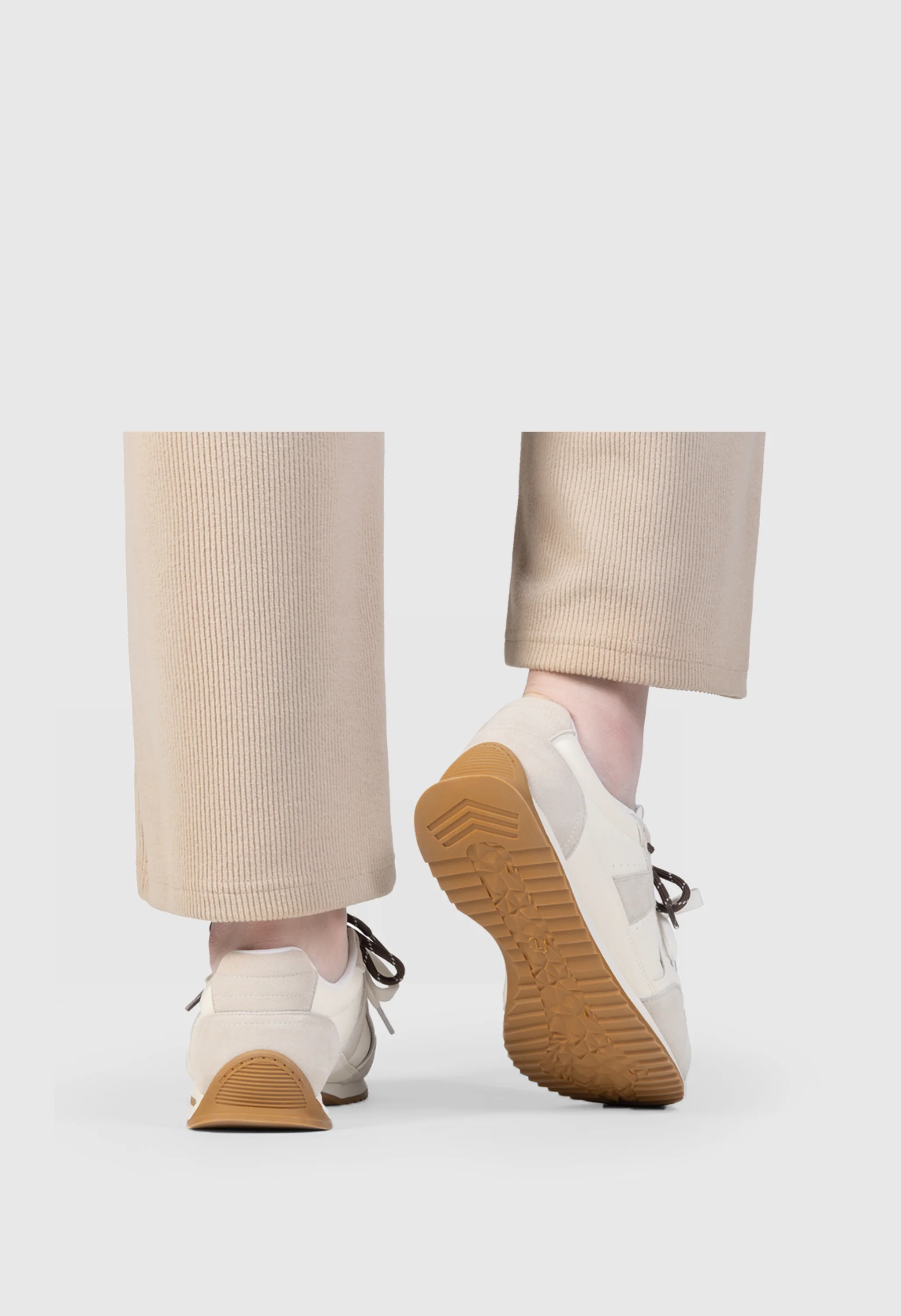 Retro Casual Sneakers - Image 5