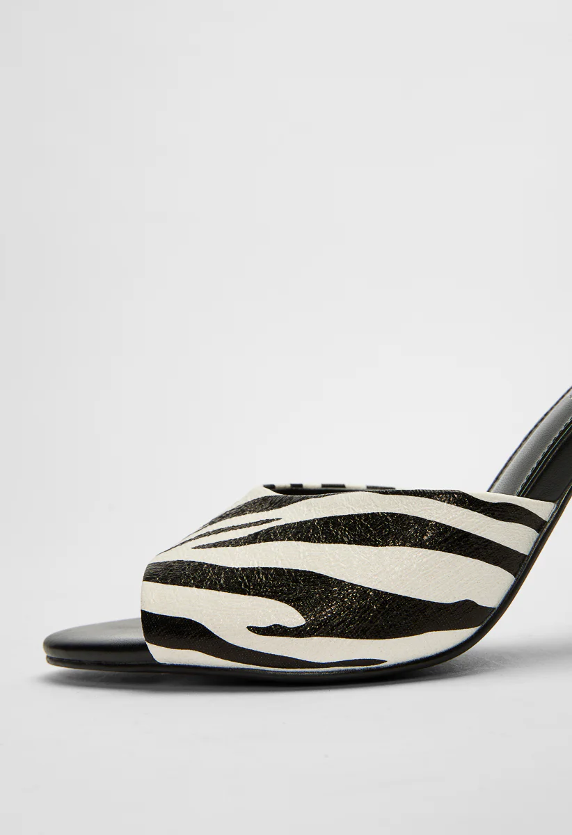 Scarlett Heeled Sandal - Image 6