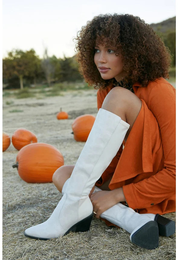 Shirley Heeled Boot - Image 5