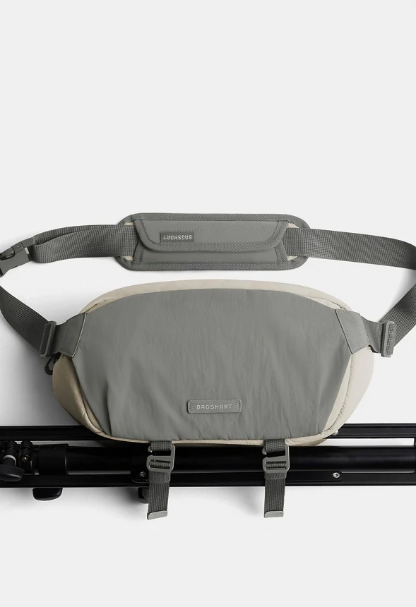 Soar Camera Sling Bag with Tripod Holder - Image 4