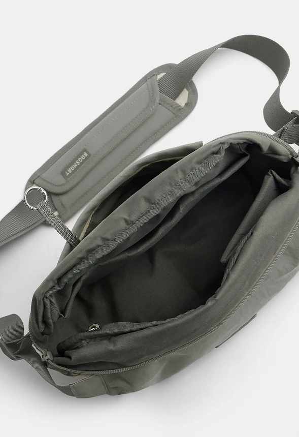 Soar Camera Sling Bag with Tripod Holder - Image 6