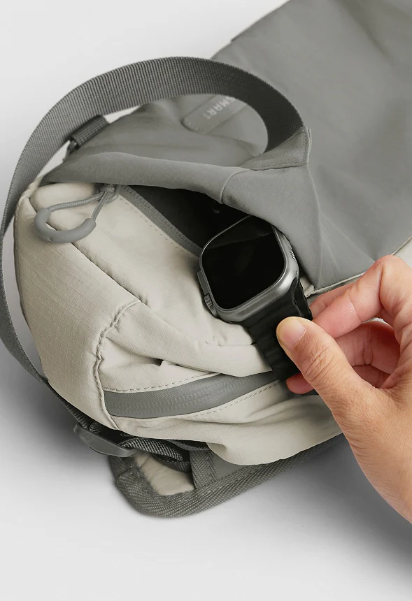 Soar Camera Sling Bag with Tripod Holder - Image 7