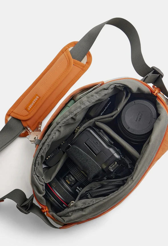 Soar Camera Sling Bag with Tripod Holder - Image 2