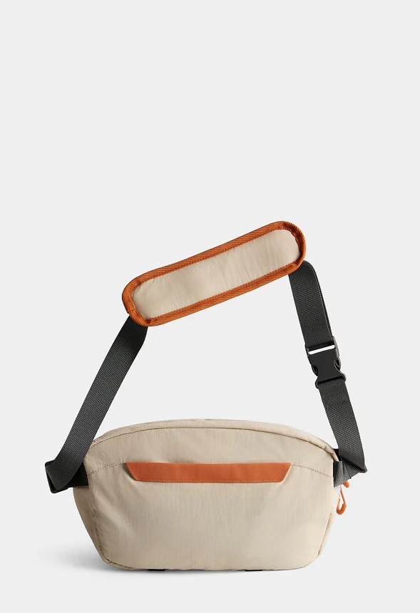 Soar Camera Sling Bag with Tripod Holder - Image 3