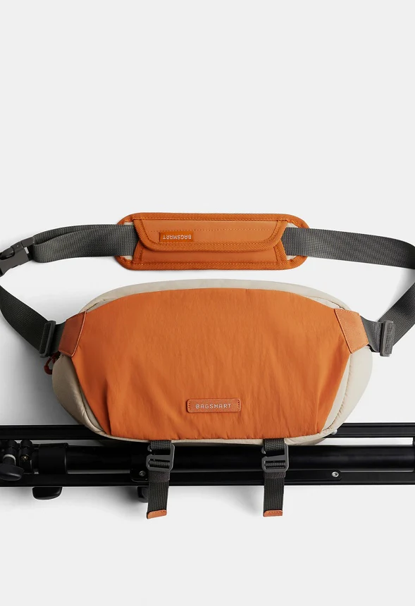 Soar Camera Sling Bag with Tripod Holder - Image 4
