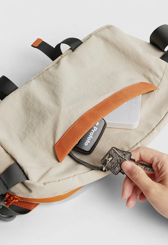 Soar Camera Sling Bag with Tripod Holder - Image 6