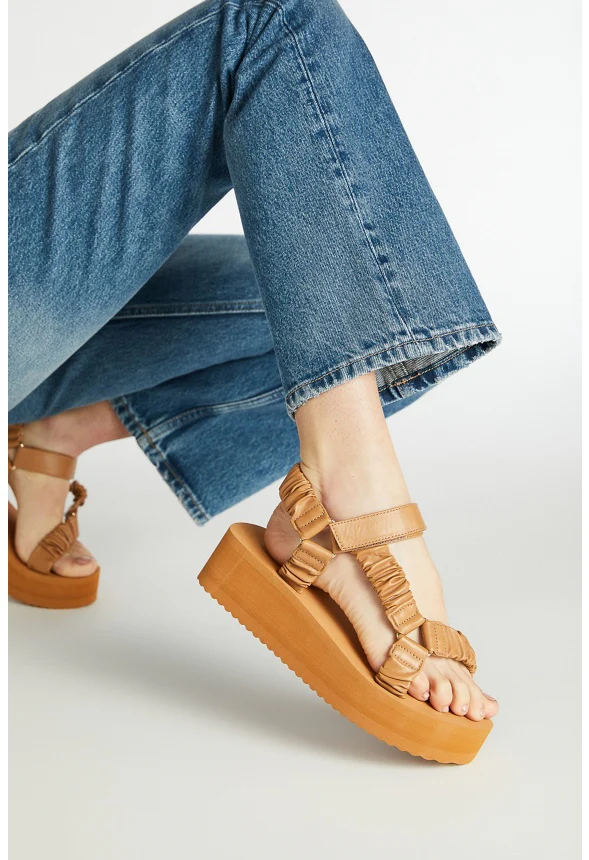 Taneisa Ruched Strap Wedge - Image 7