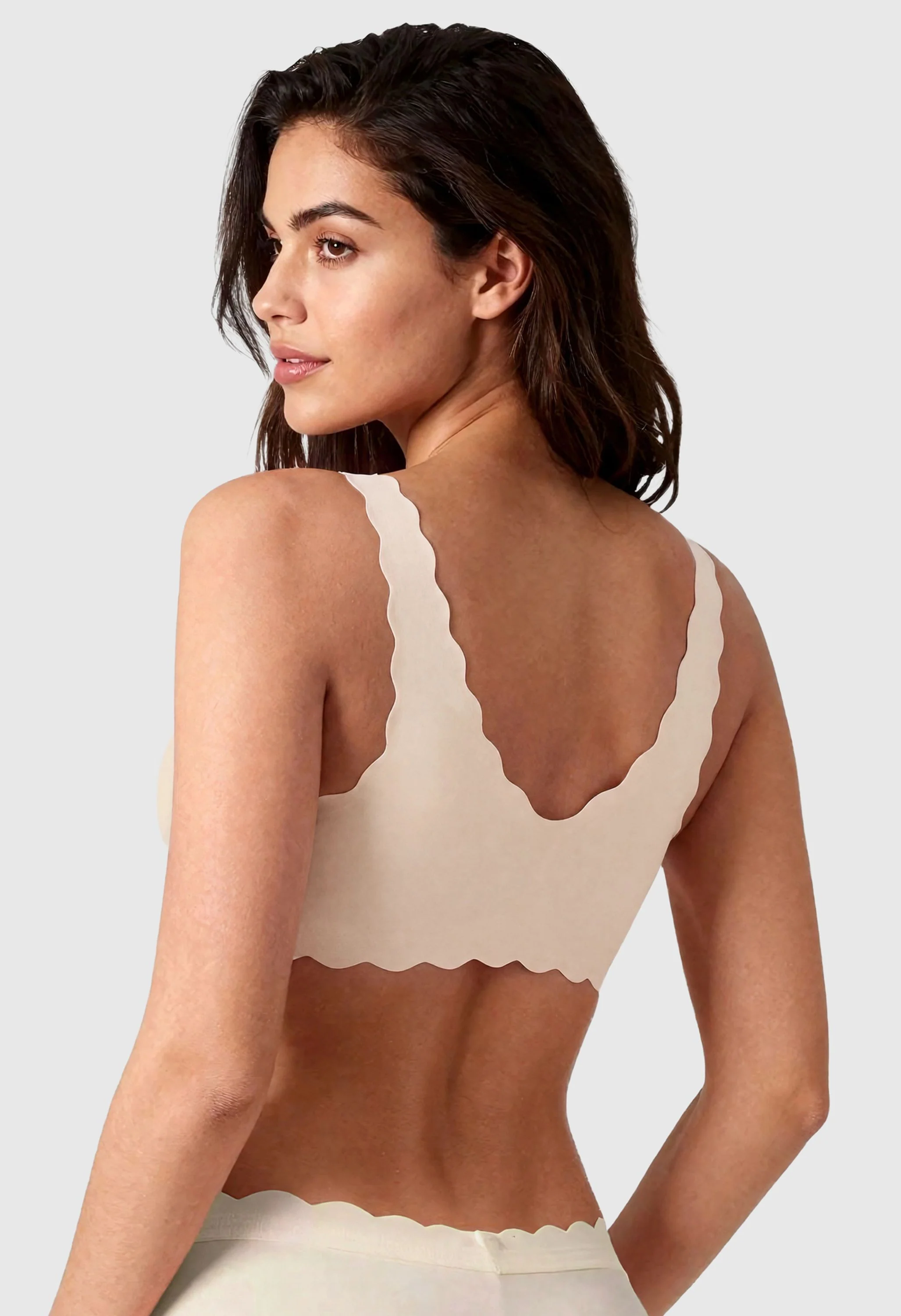 Global Seamless Wave Trimmed Deep V-Neck Bralette-Smart Size - Image 2