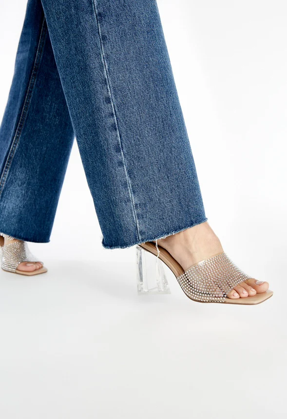 Vela Block Heeled Sandal - Image 9