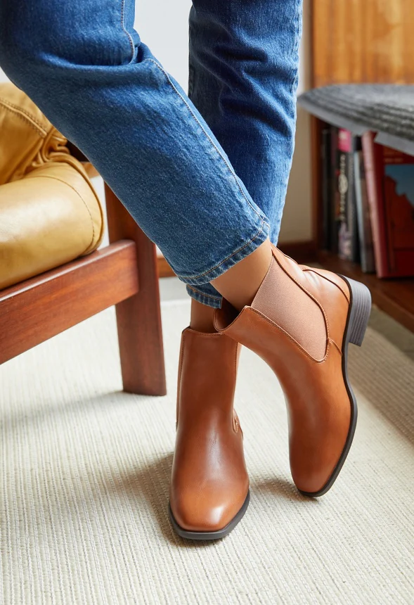 Vernetta Chelsea Boot - Image 8