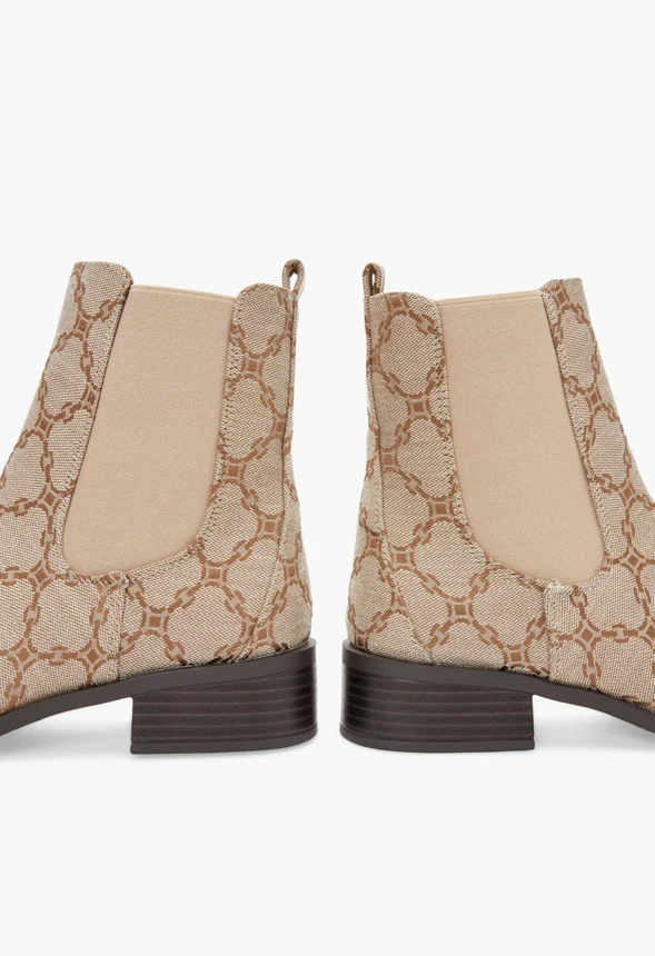 Vernetta Chelsea Boot - Image 4