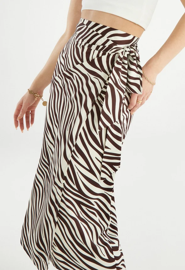 Versatile Wrap Skirt - Image 4