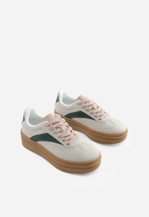 Val Walking Lightweight Sneaker - Image 4