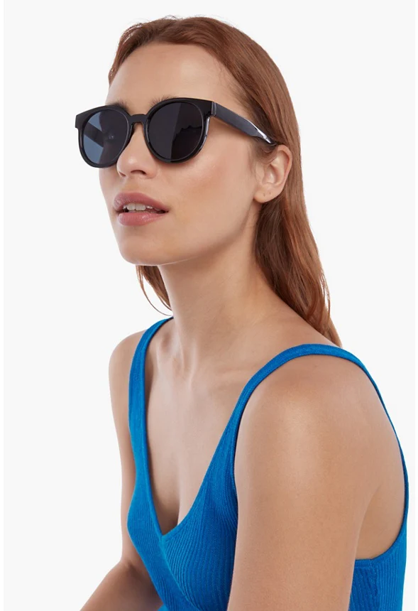 Wayfarer Sunglasses - Image 3