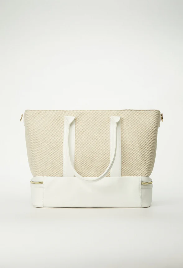 Weekend Traveler Bag - Image 5