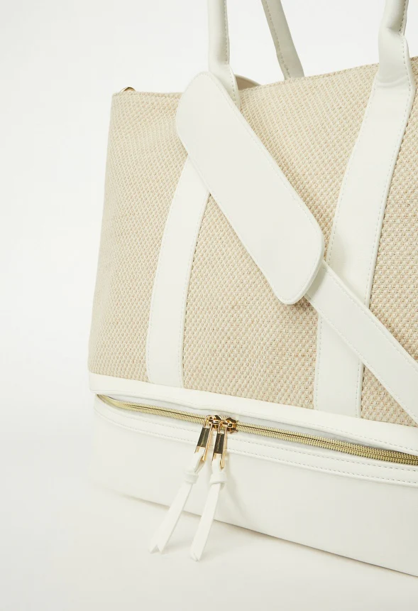 Weekend Traveler Bag - Image 8