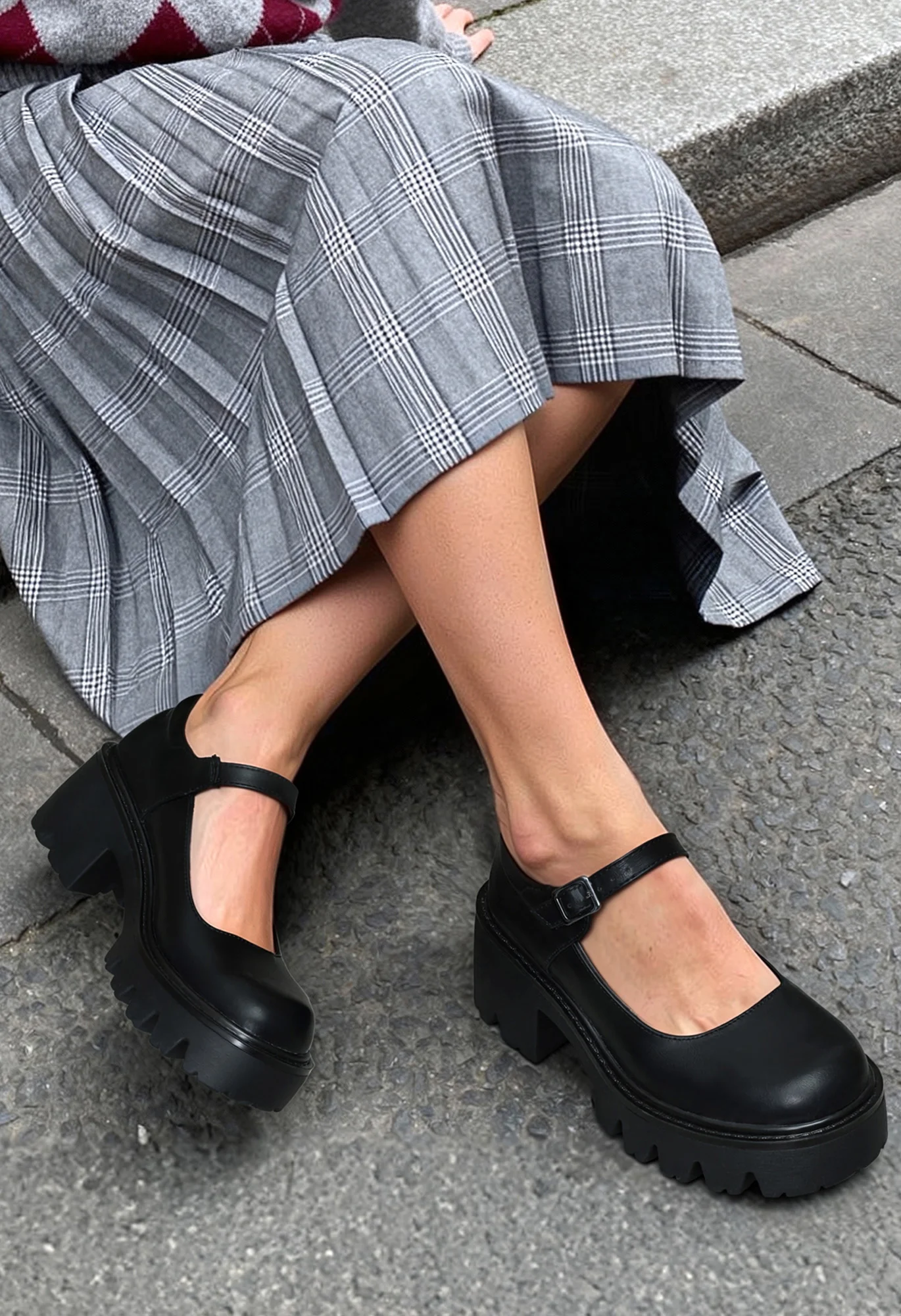 Women’s Chunky Platform Mary Jane Pumps - Image 5