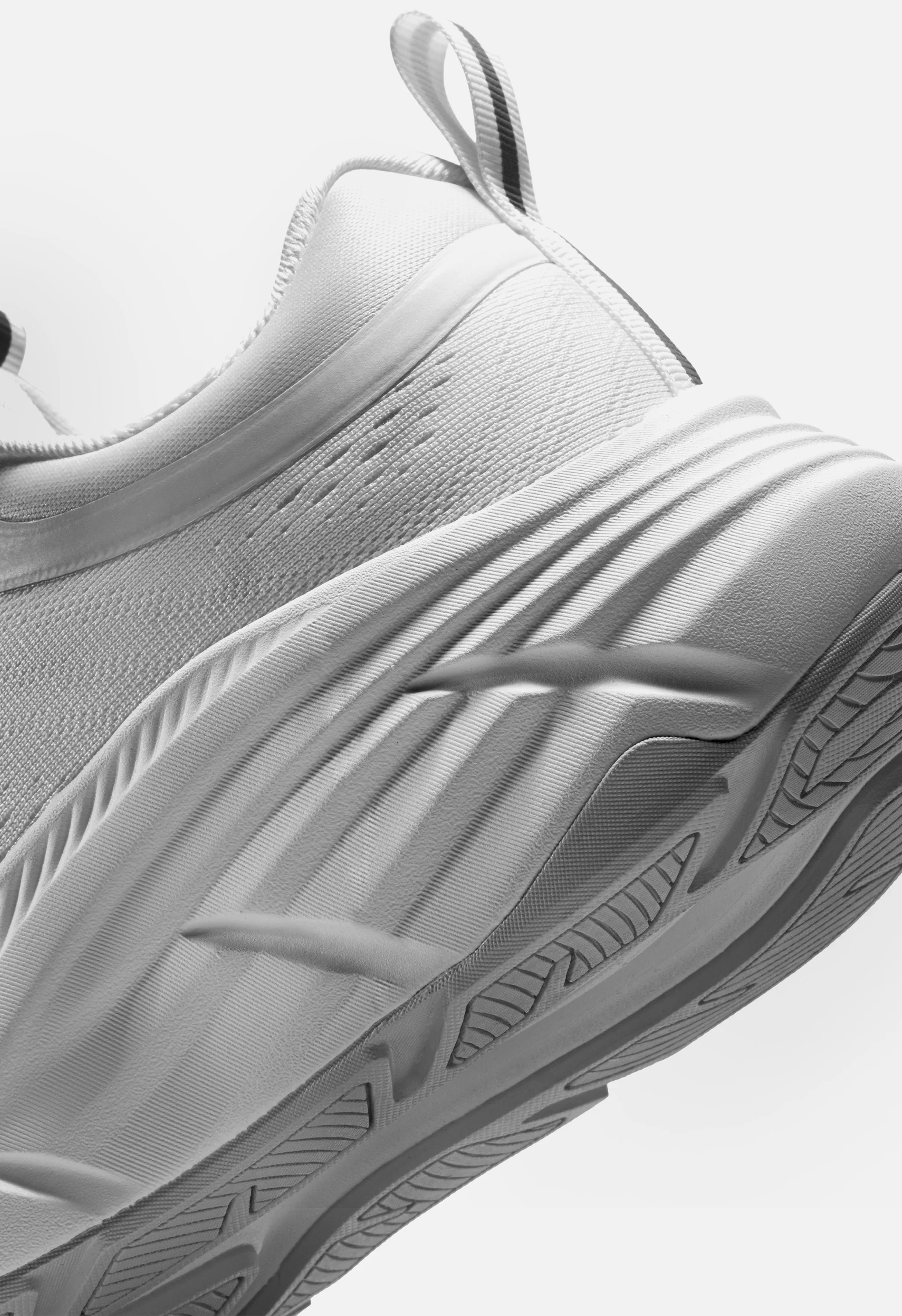 Women's Comfortable Mesh Running Shoes - Image 8