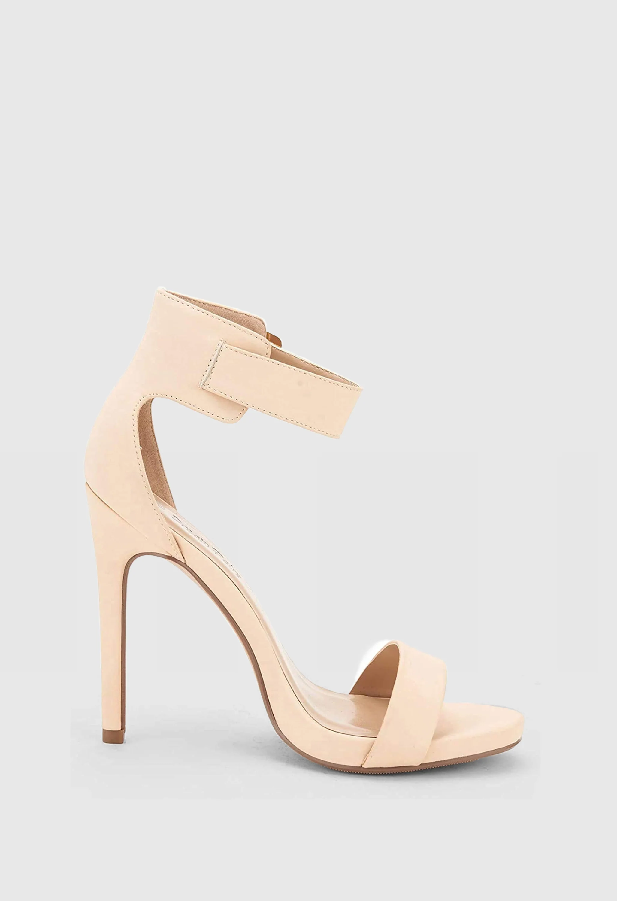 Women's Elegantee Dress Pump - Image 3