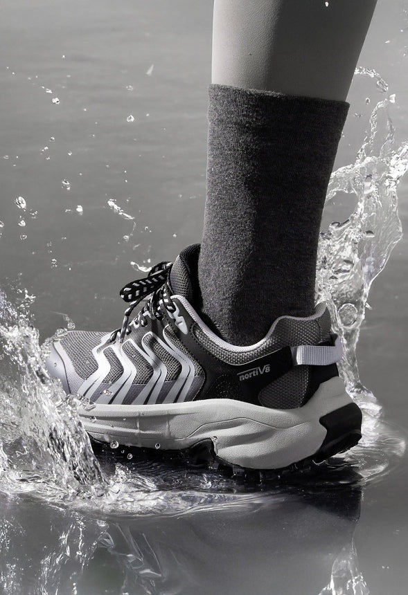 Women's Lightweight Hiking Shoes - Image 4