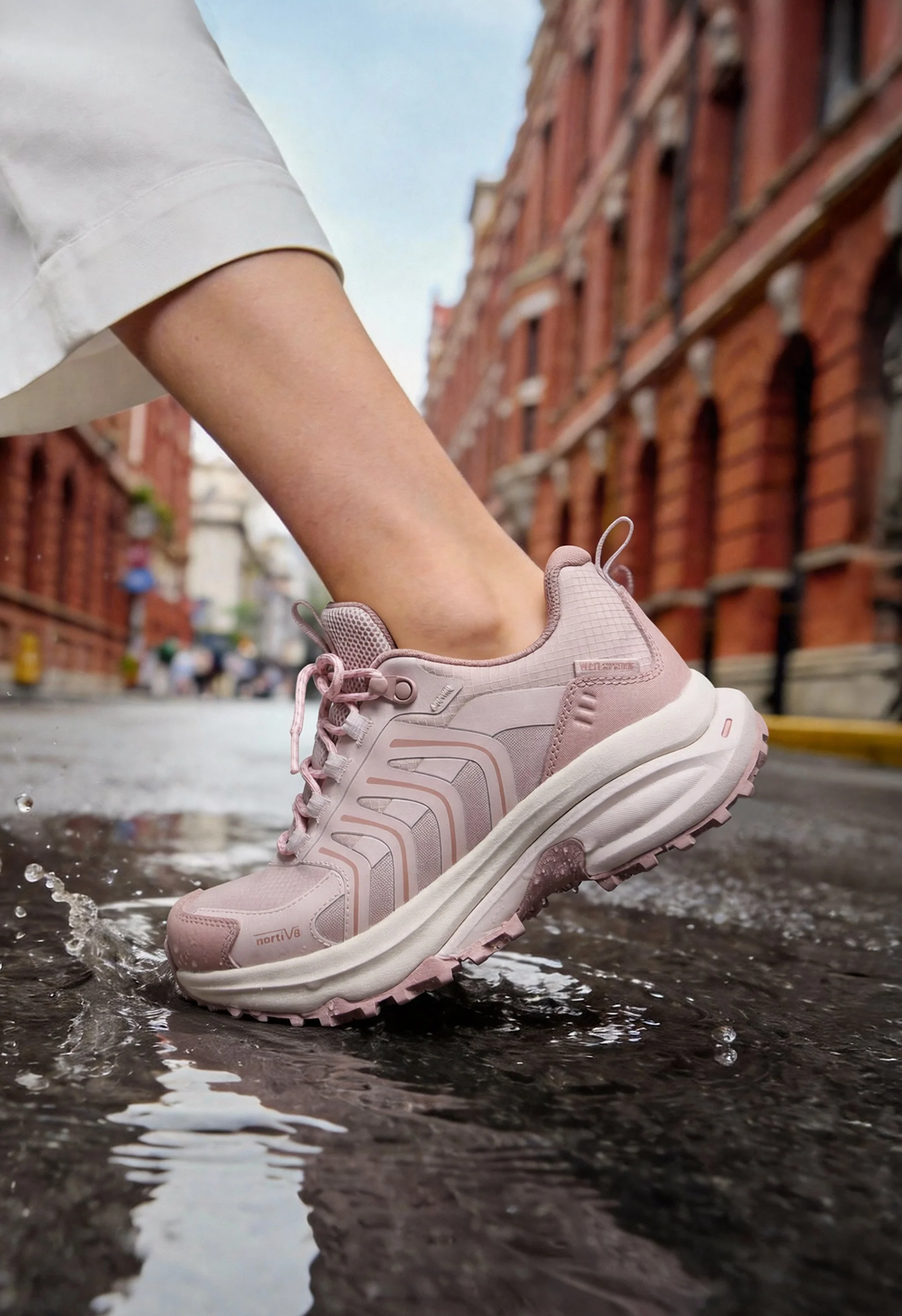 Women's Waterproof Hiking Shoes - Image 2