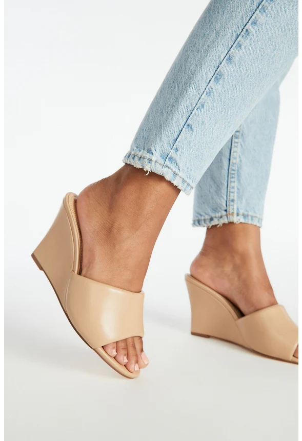 Zola Wedge Sandal - Image 2
